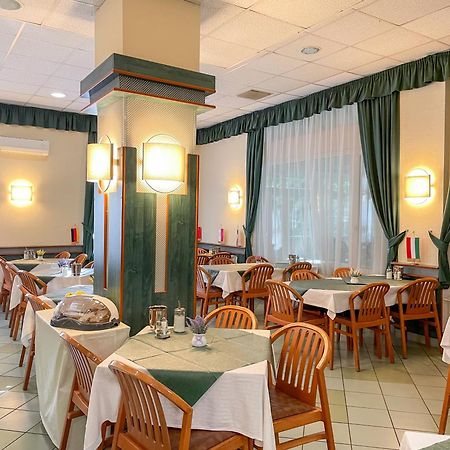 Tisza Sport Hotel Szeged Esterno foto