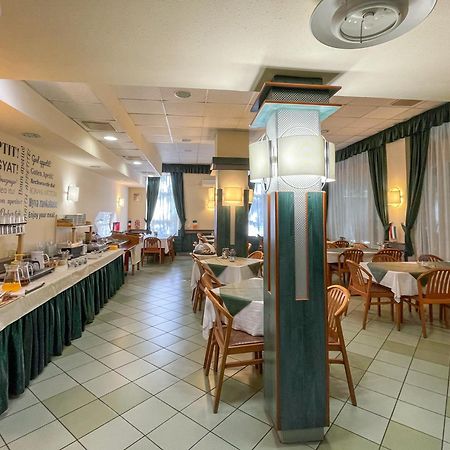 Tisza Sport Hotel Szeged Esterno foto