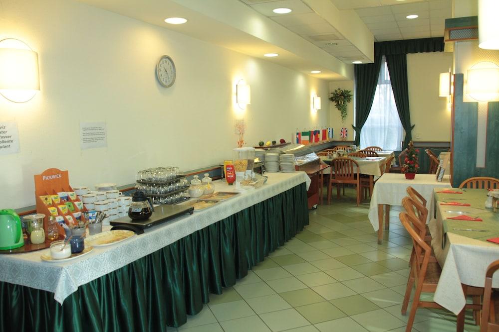 Tisza Sport Hotel Szeged Esterno foto