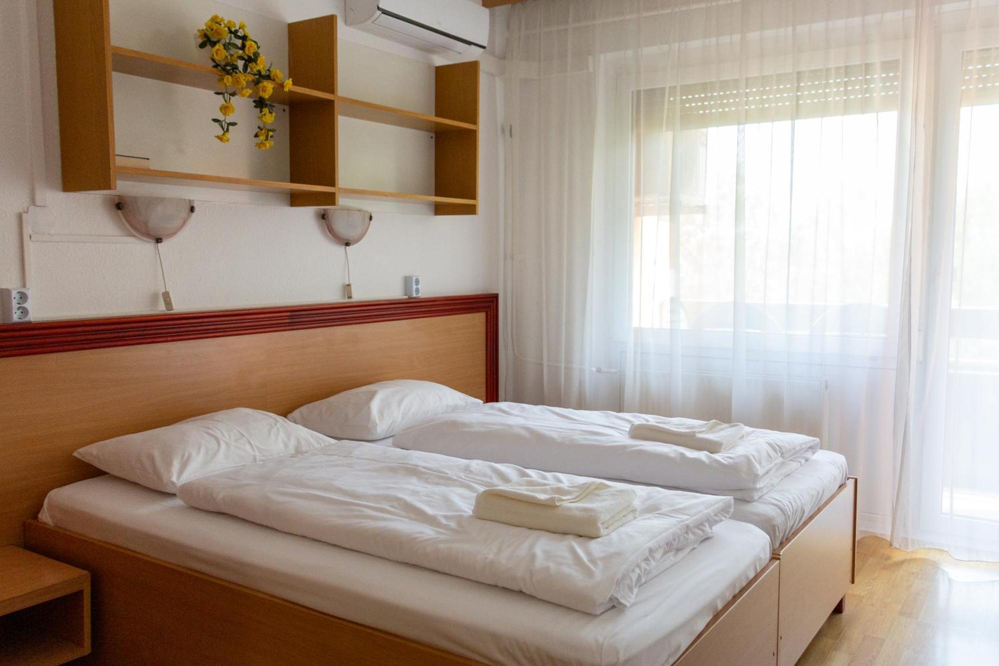 Tisza Sport Hotel Szeged Esterno foto