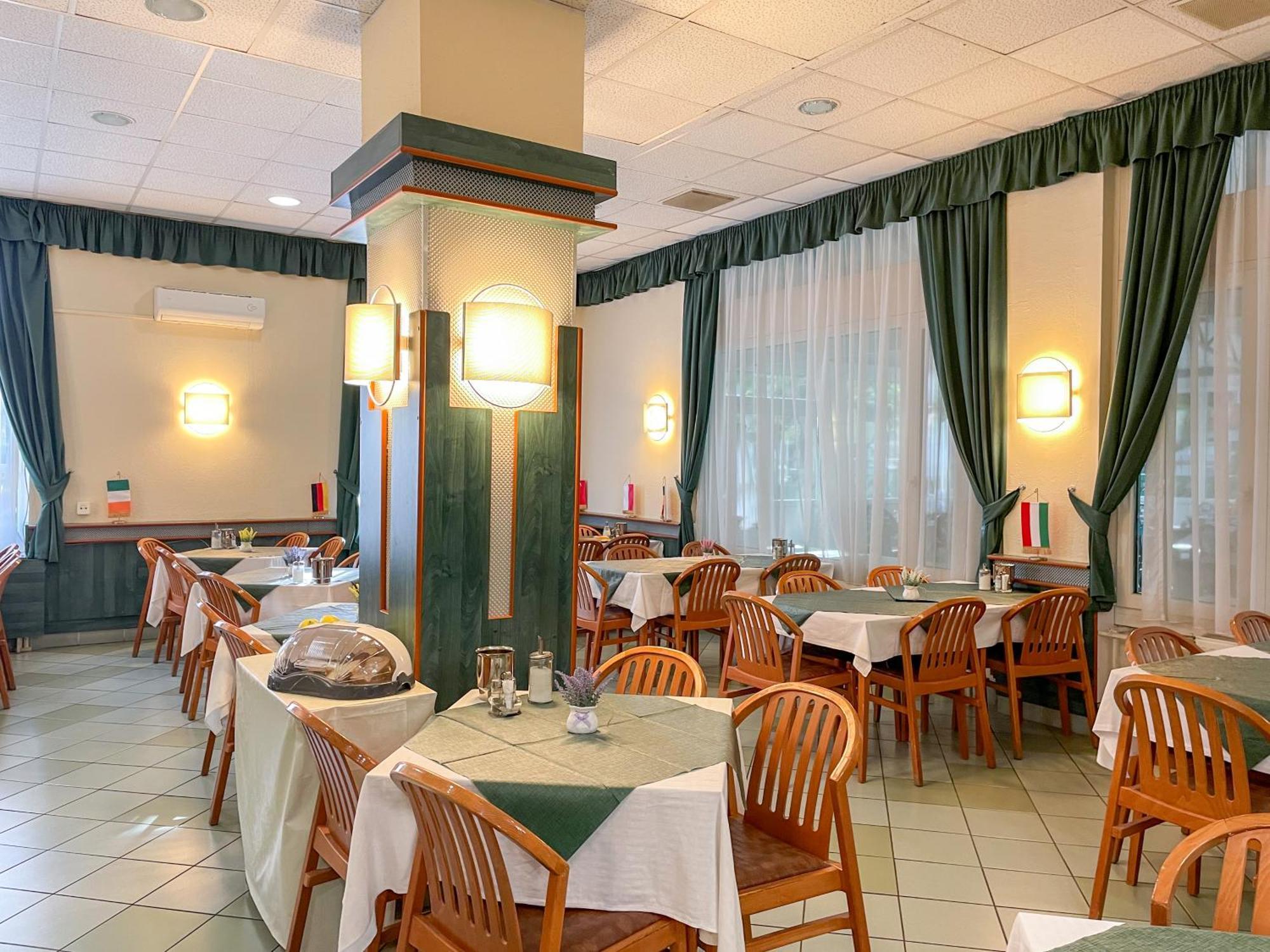 Tisza Sport Hotel Szeged Esterno foto
