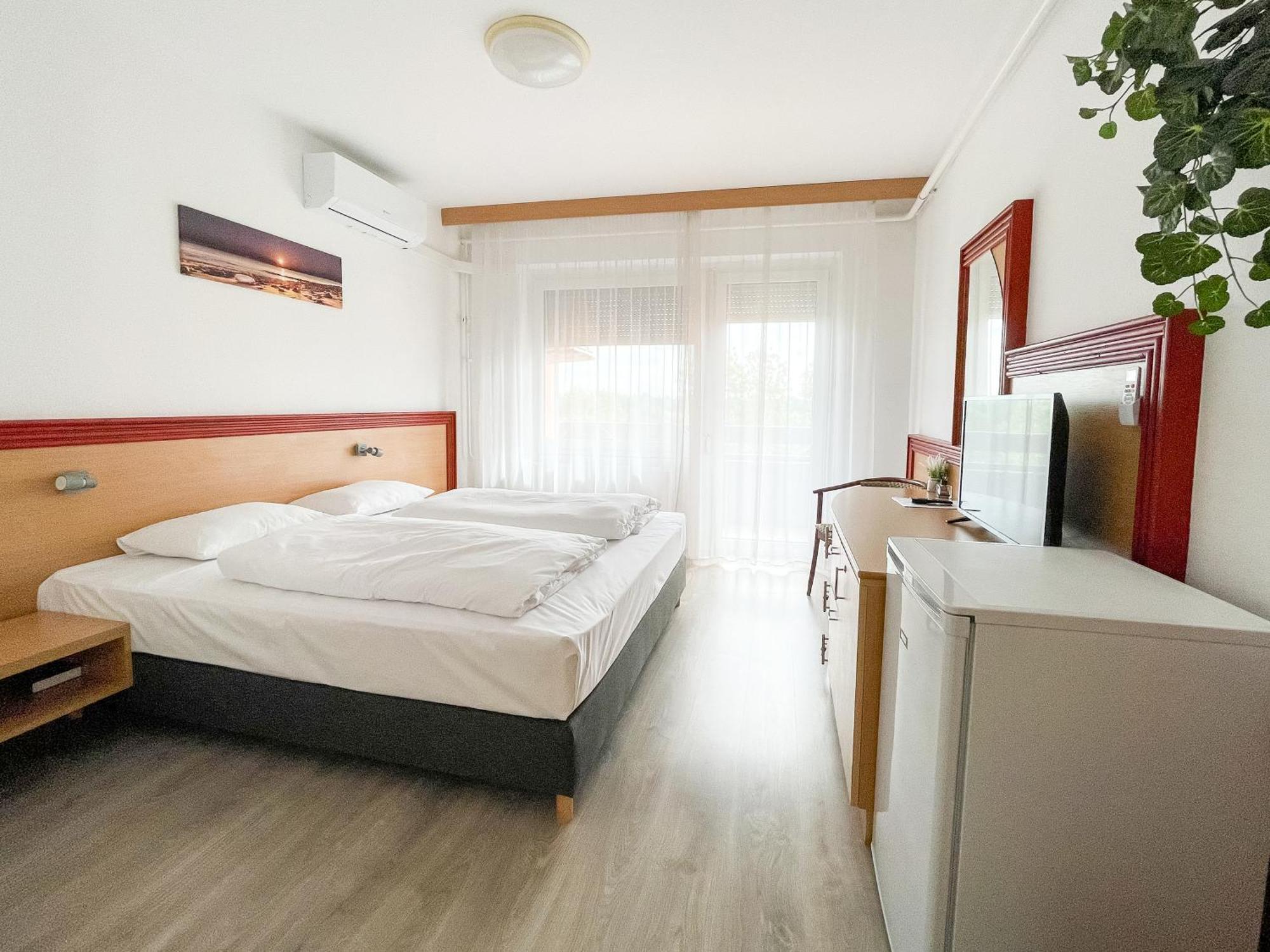 Tisza Sport Hotel Szeged Esterno foto