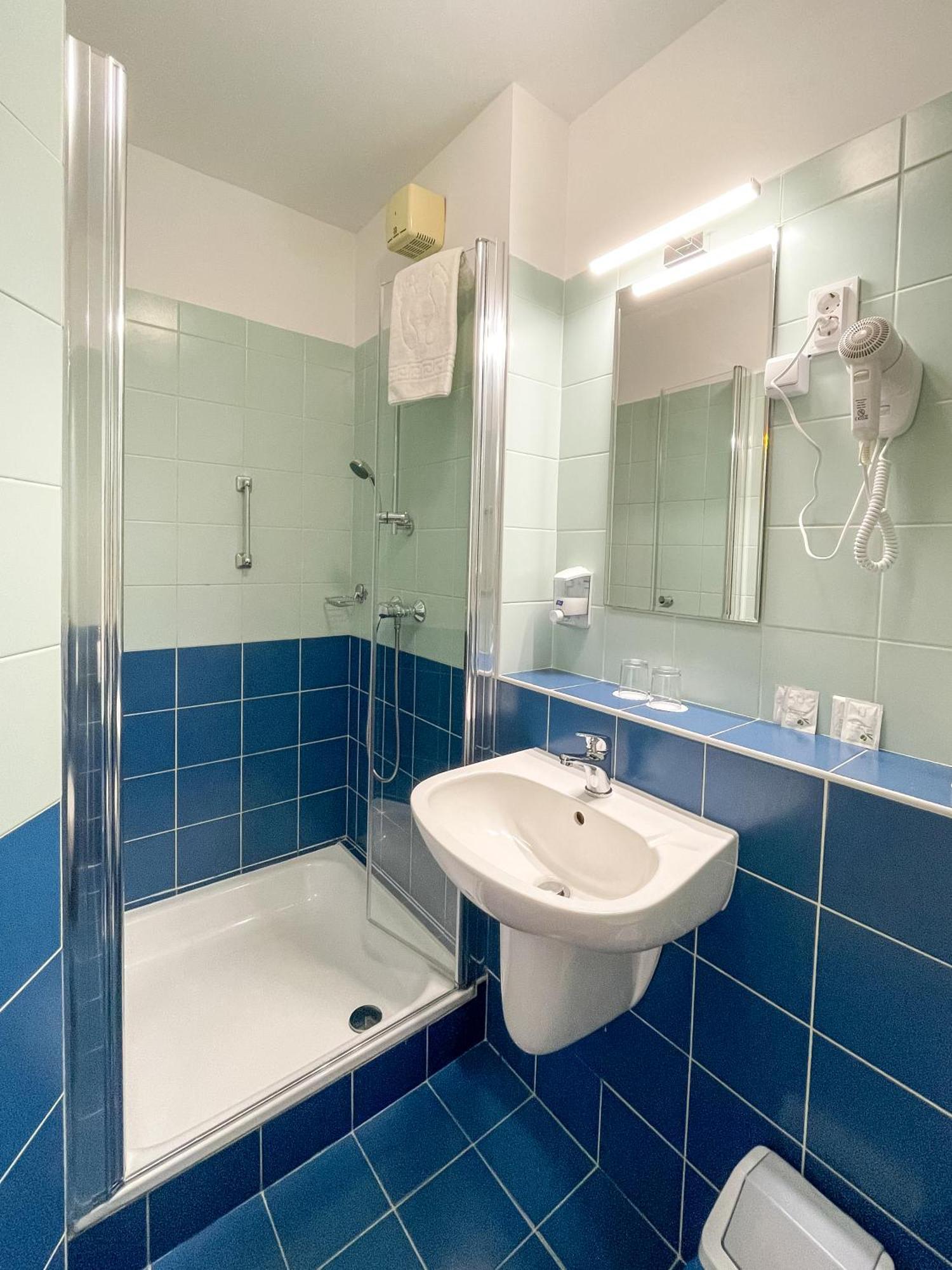 Tisza Sport Hotel Szeged Esterno foto