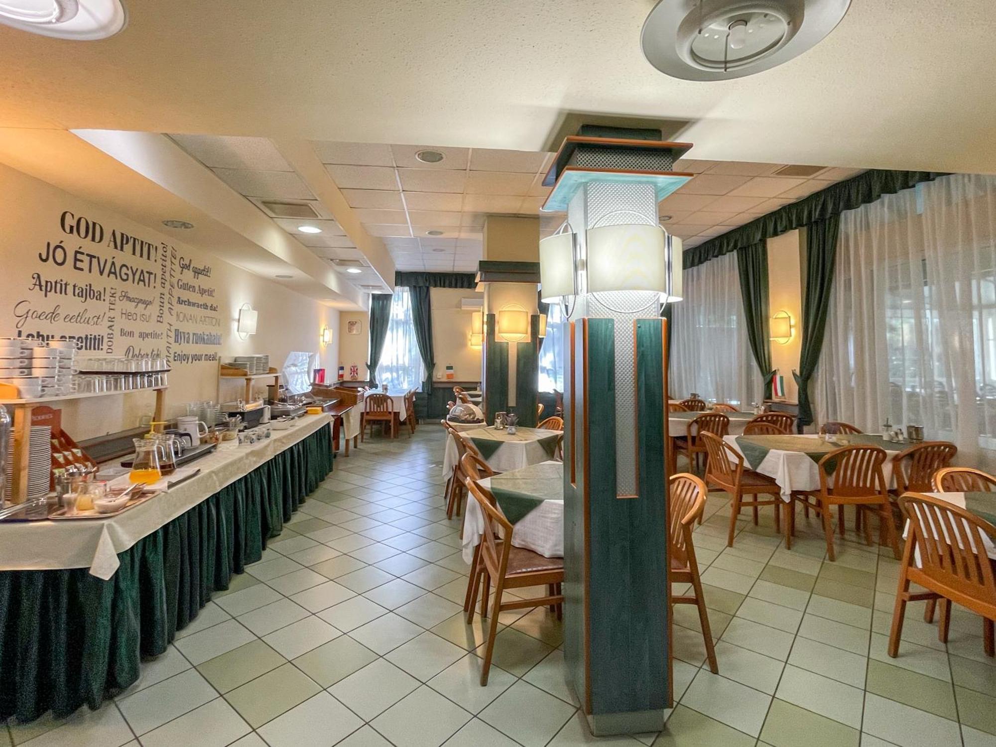 Tisza Sport Hotel Szeged Esterno foto