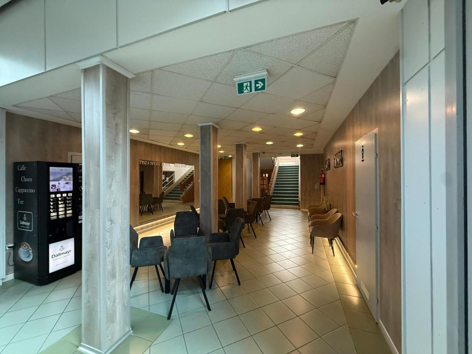 Tisza Sport Hotel Szeged Esterno foto