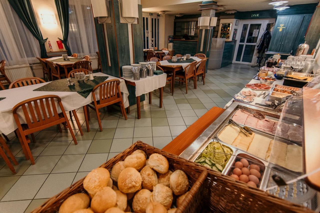 Tisza Sport Hotel Szeged Esterno foto